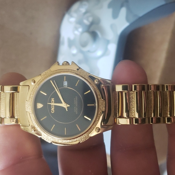 Croton gold watch - Picture 1 of 1